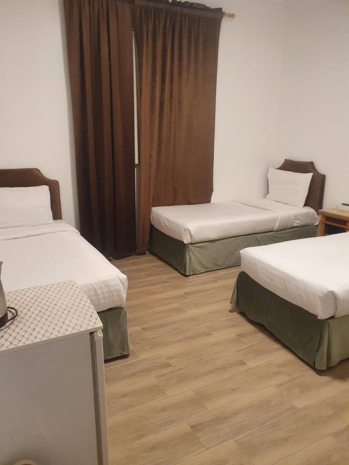 אל-מדינה Al Alya Hotel מראה חיצוני תמונה