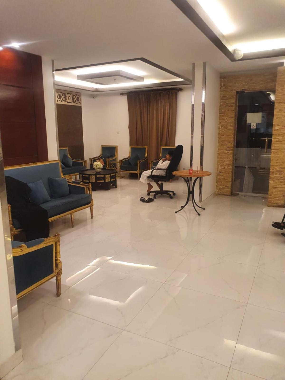 אל-מדינה Al Alya Hotel מראה חיצוני תמונה